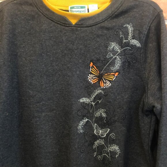 Shenanigans Petite Sweatshirt Embroidered Butterflies Grey Vtg Grandmacore - Picture 2 of 6
